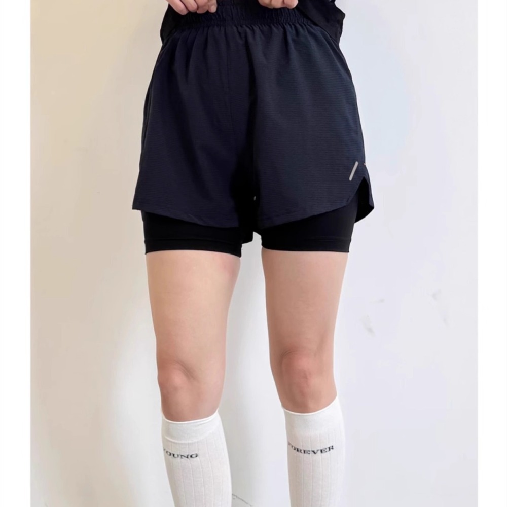 Celana Pendek Fitness Wanita 2 - Running Gear Junior ulasan dan harga